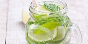 Benefici dei succhi o frullati verdi